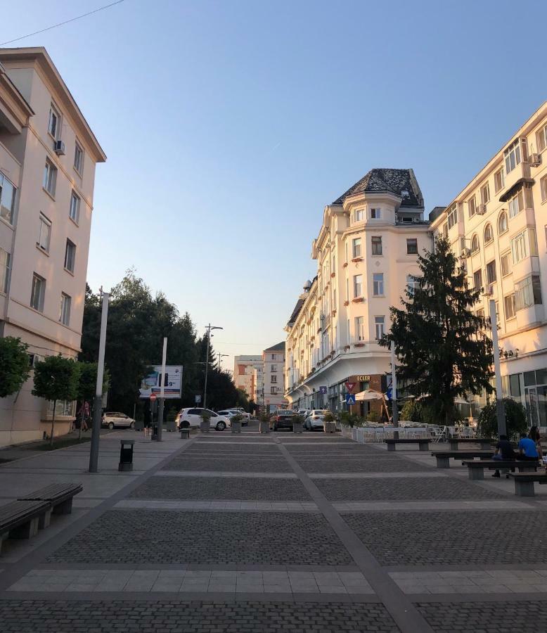 Galla Old Town Center Craiova Esterno foto